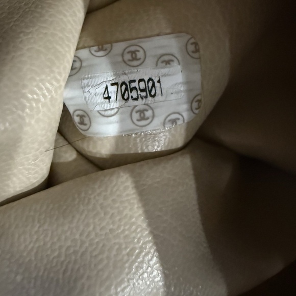 CHANEL Chain Tote Bag Straw Leather Beige Gold - Picture 13 of 16